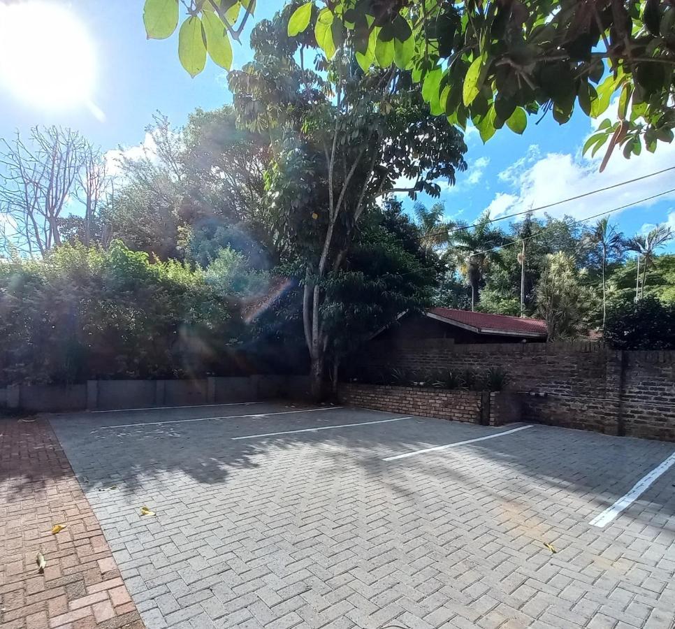 Kruger'S Guest House White River Exterior photo